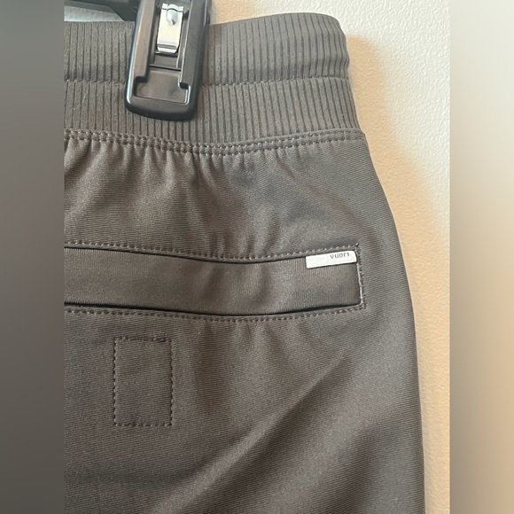 Vuori Meta Elastic Waist Pants Men’s Size Medium Performance Army Green EUC - Picture 3 of 6